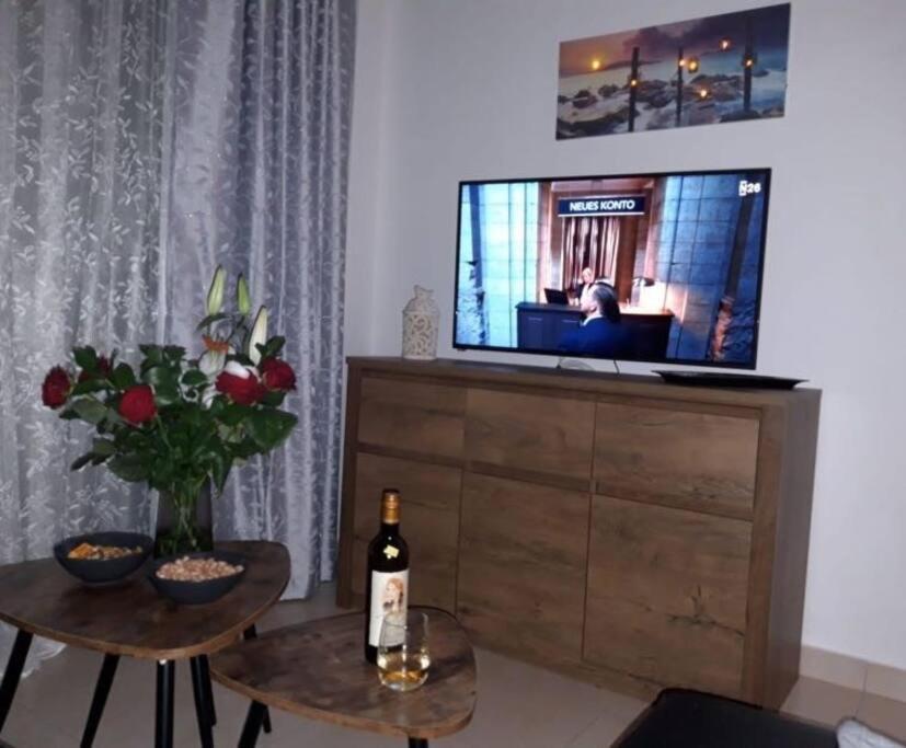 Renovated Apartment With Garden And Parking Space Peraía Esterno foto